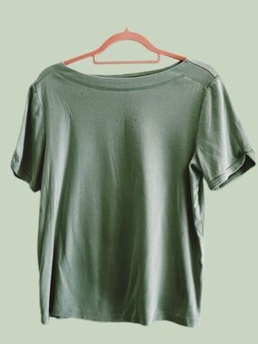 Chico's Sage Green Short Sleeve Scoop Neck Tee